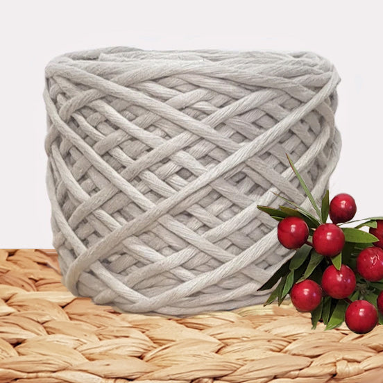 Christmas Edition Lil' Luxe - 5mm Silver Cloud - 50 metres